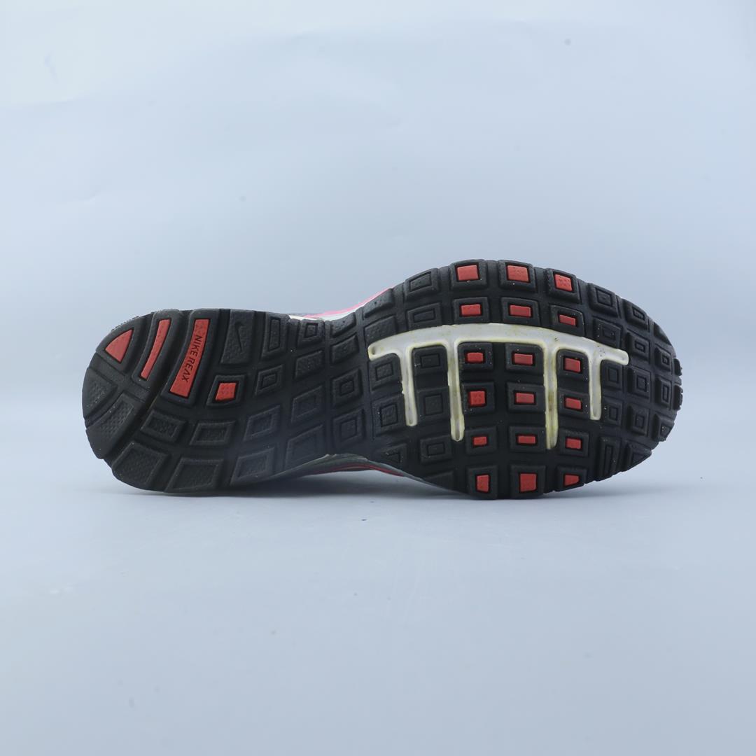 NIKE  REAX RUN 5