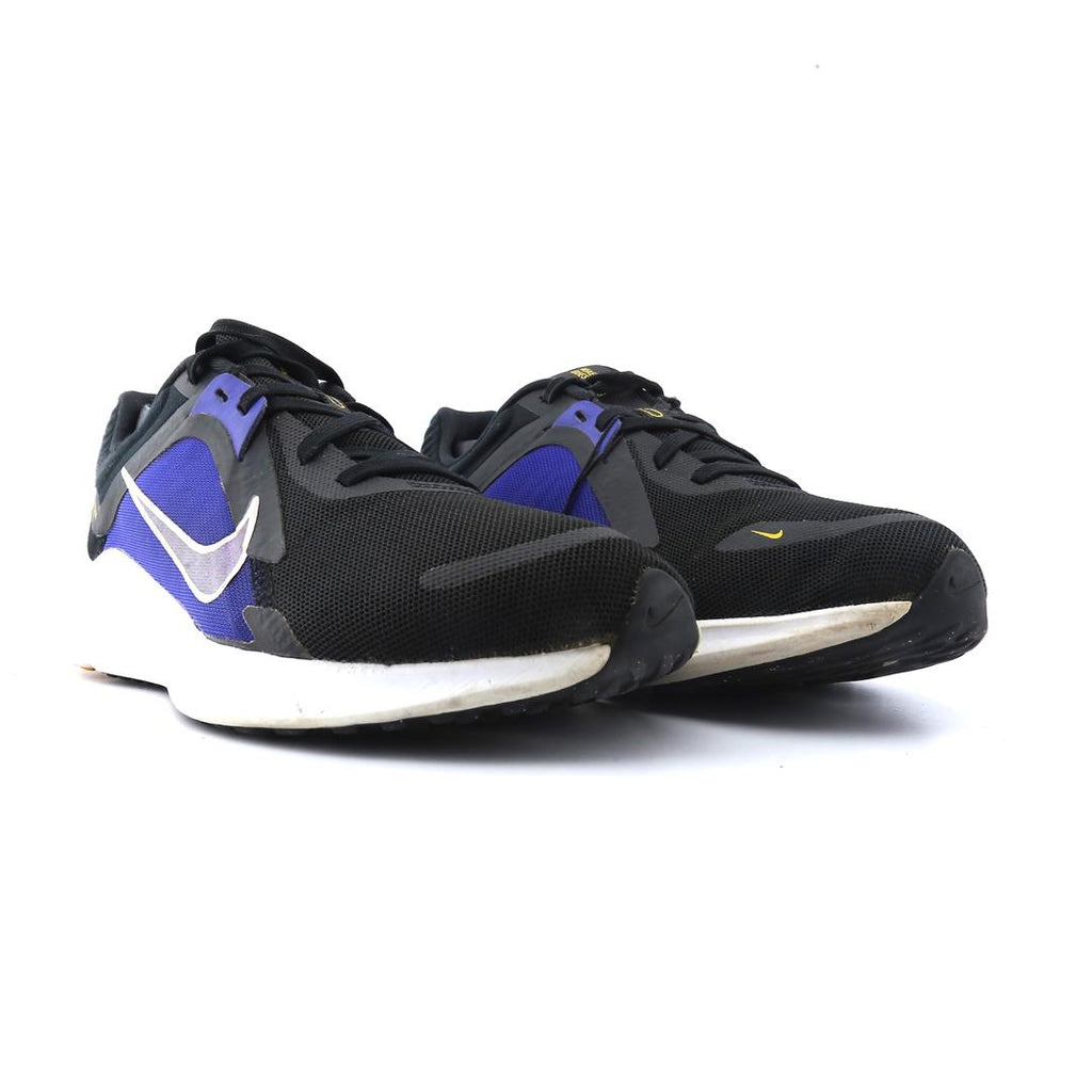 NIKE QUEST 5