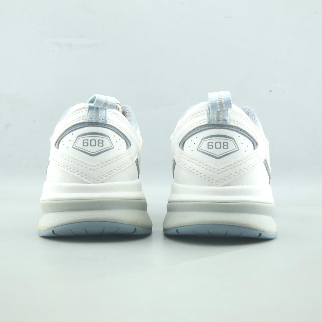 NEW BALANCE  608V5