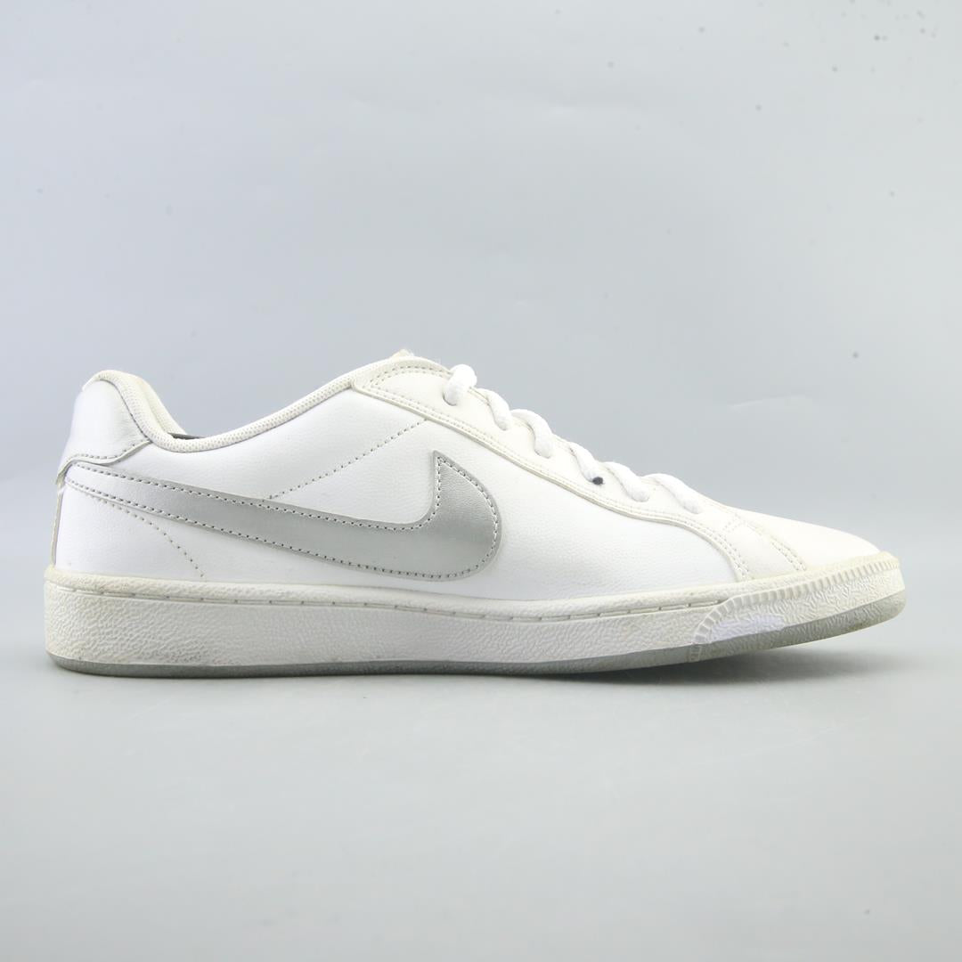 NIKE  COURT MAJESTIC