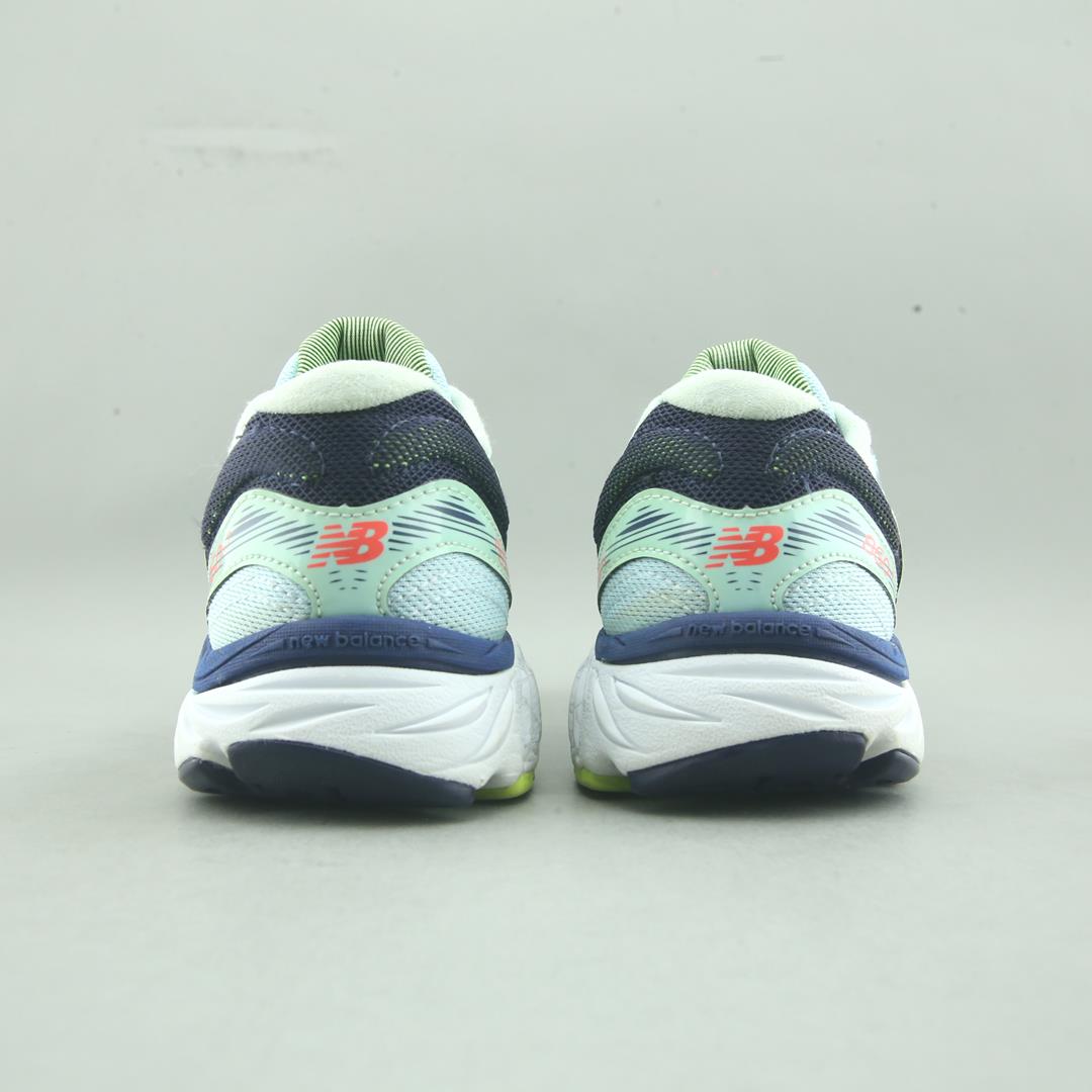 NEW BALANCE 860V7
