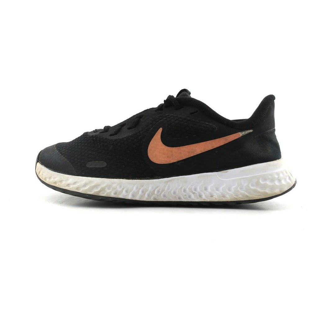 NIKE REVOLUTION 5