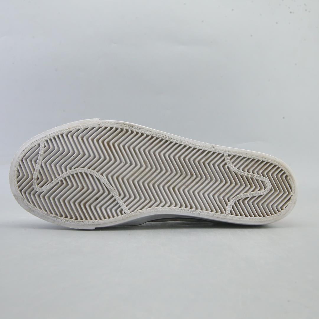 NIKE  TOKI