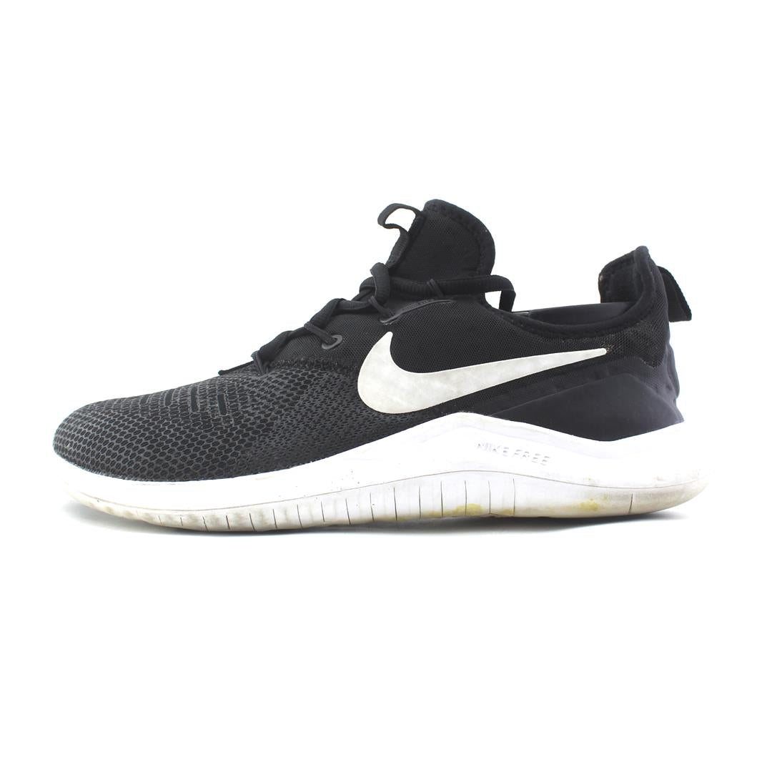 NIKE FREE TR 8