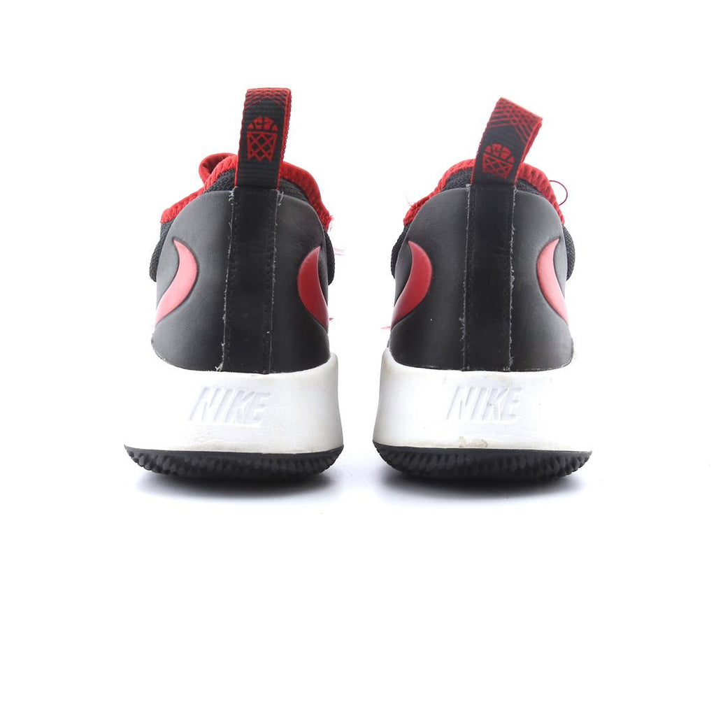 NIKE FUTURE COURT 2