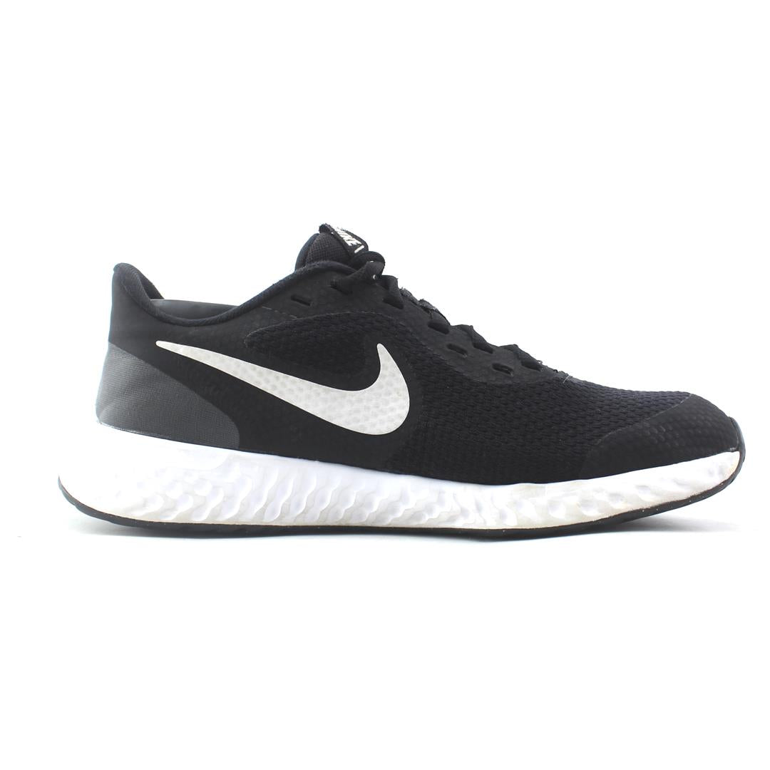 NIKE REVOLUTION 5