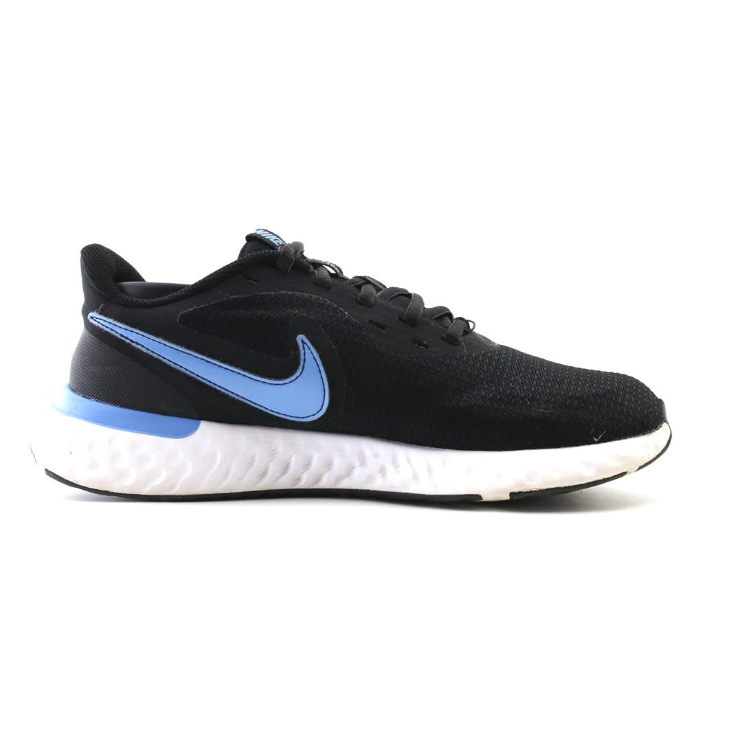 NIKE REVOLUTION 5