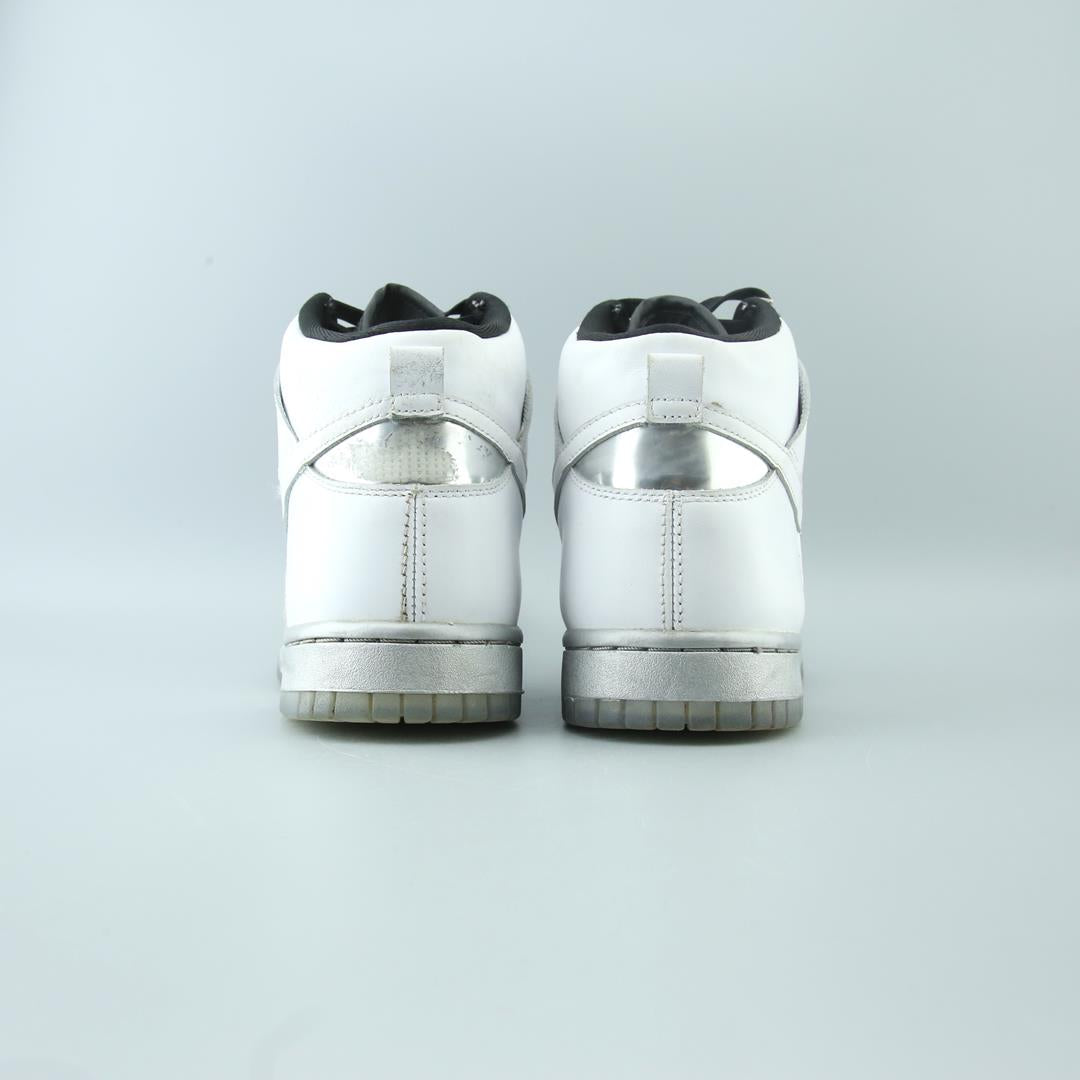 NIKE DUNK HIGH SE