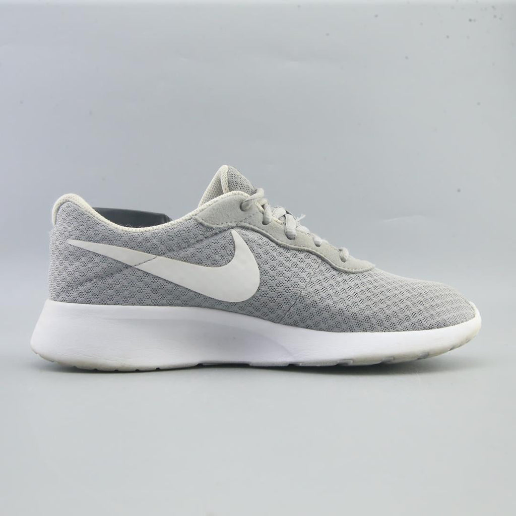 NIKE TANJUN