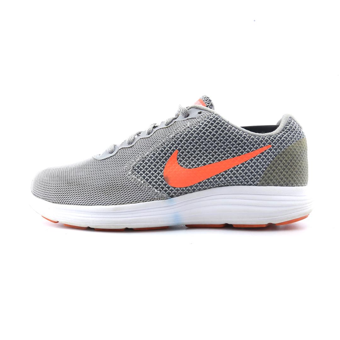 NIKE REVOLUTION 3