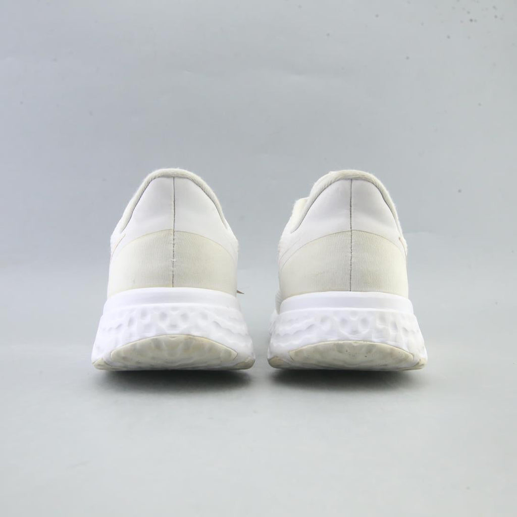 NIKE REVOLUTION 5