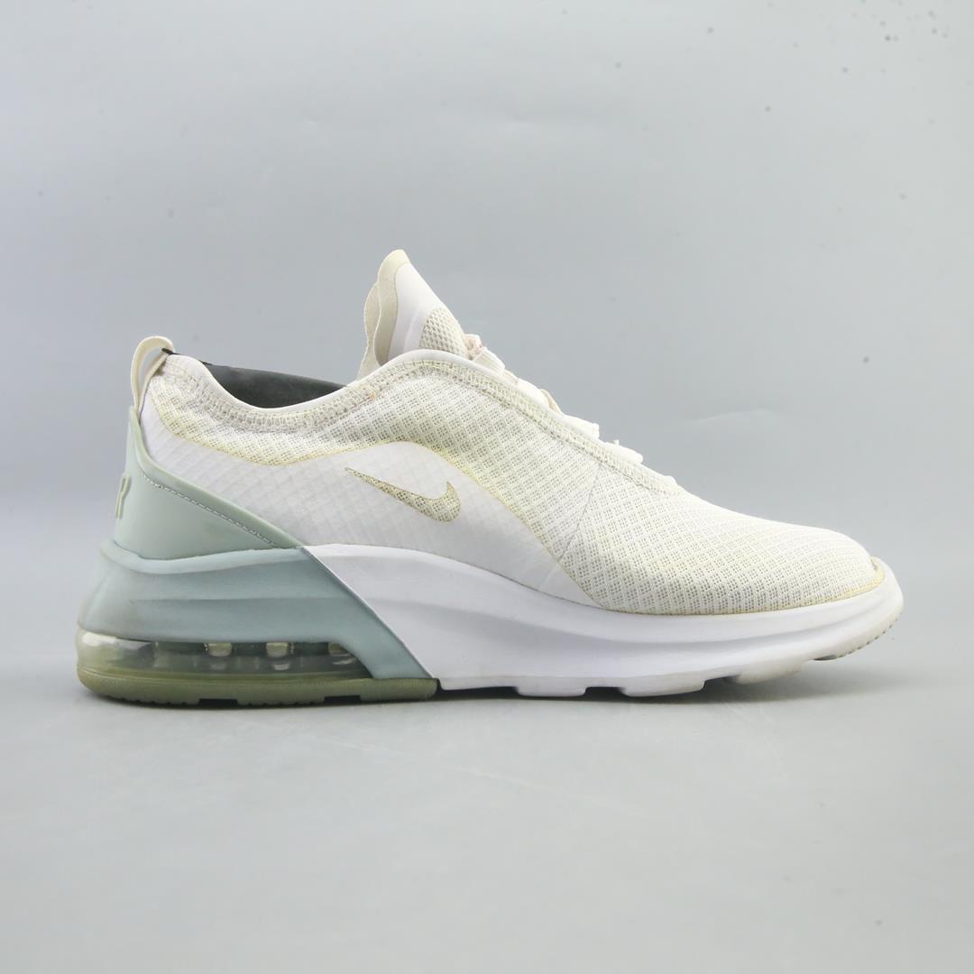 NIKE AIR MAX MOTION 2