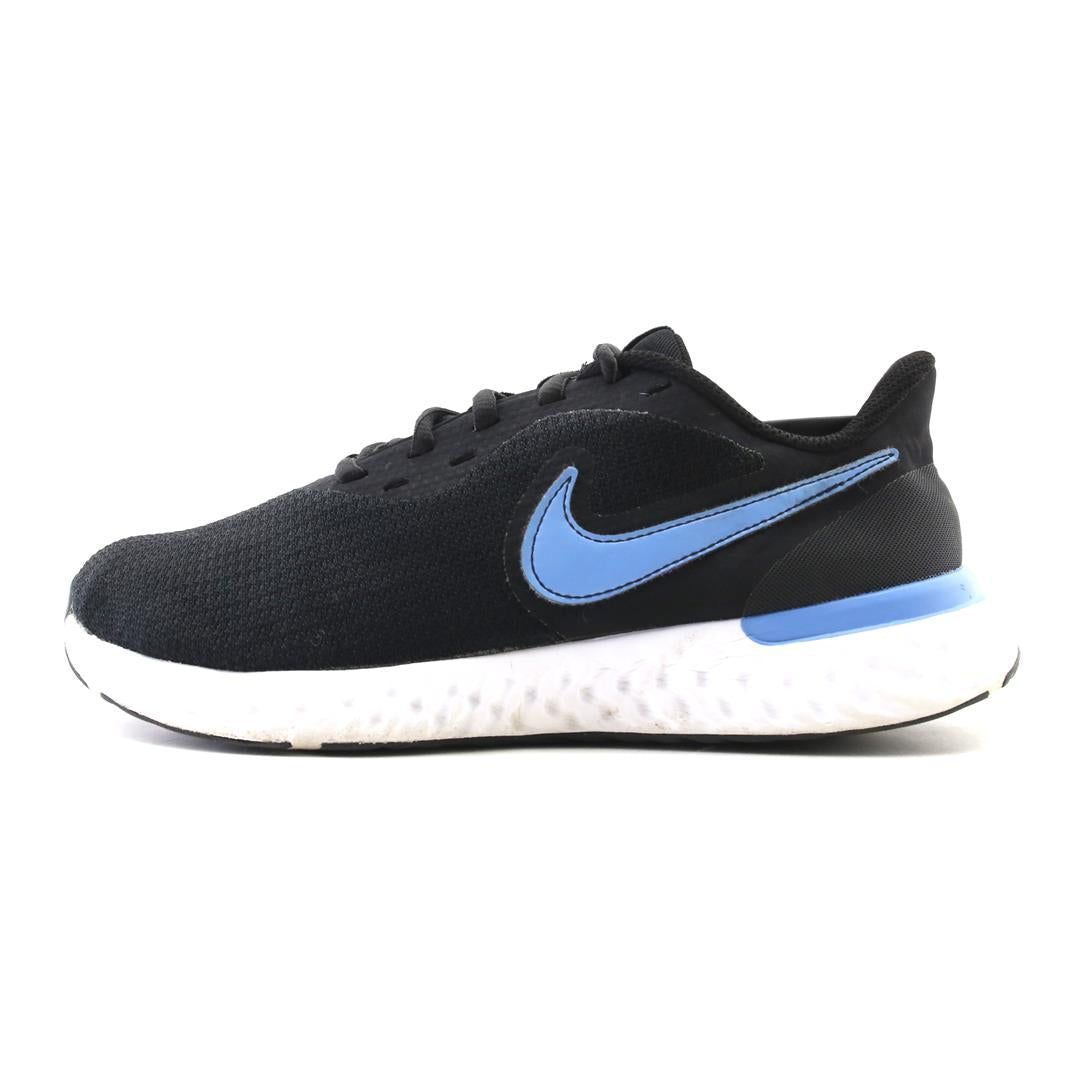 NIKE REVOLUTION 5