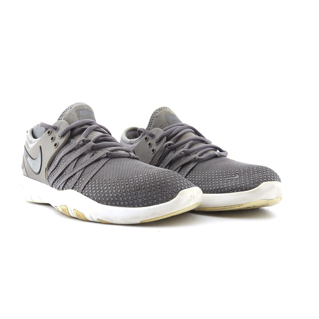 NIKE FREE TR 7