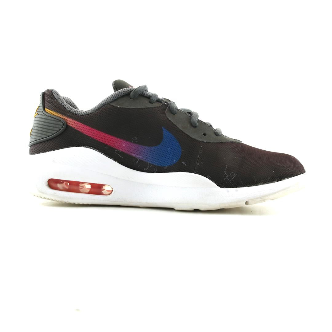NIKE AIR MAX OKETO