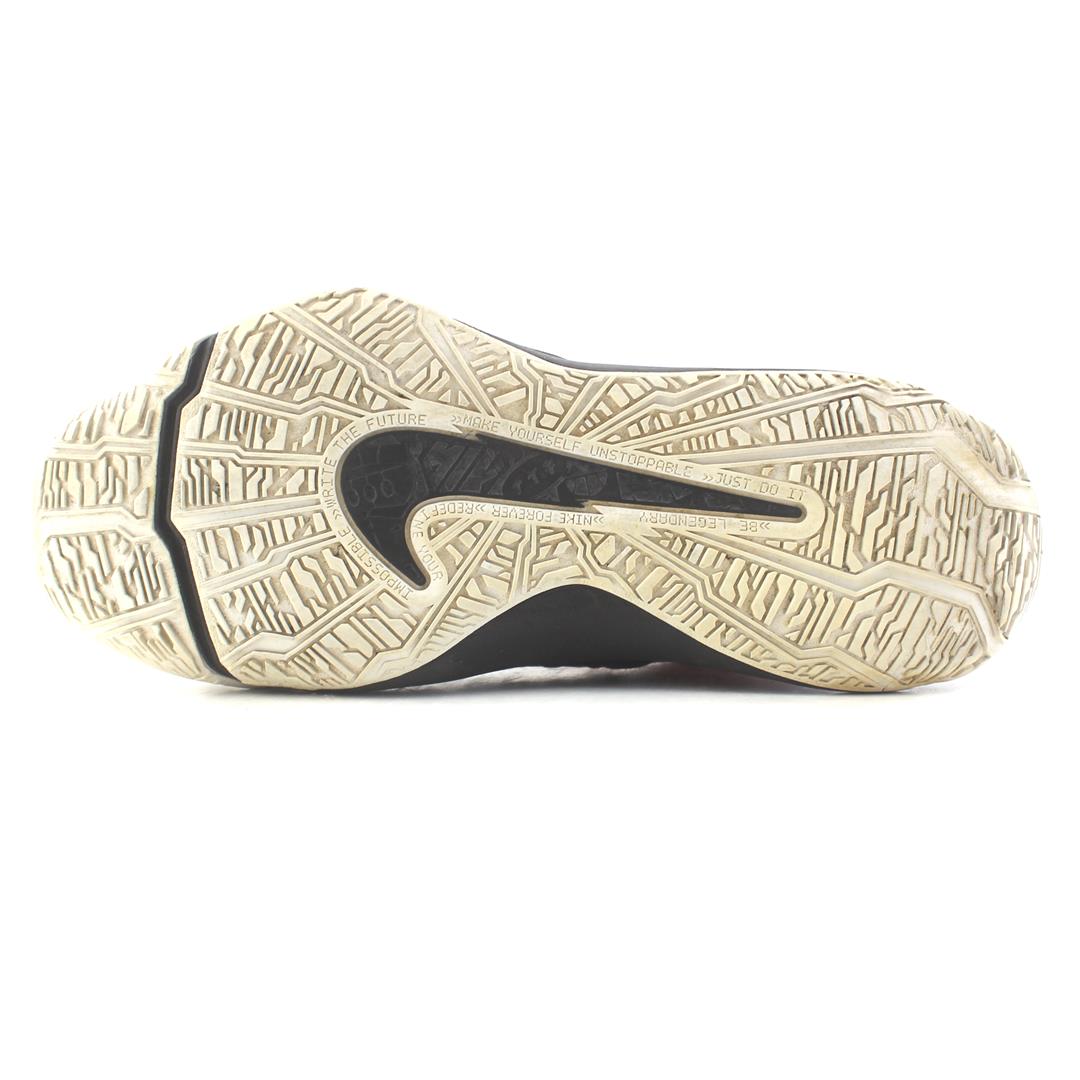 NIKE FUTURE COURT 3