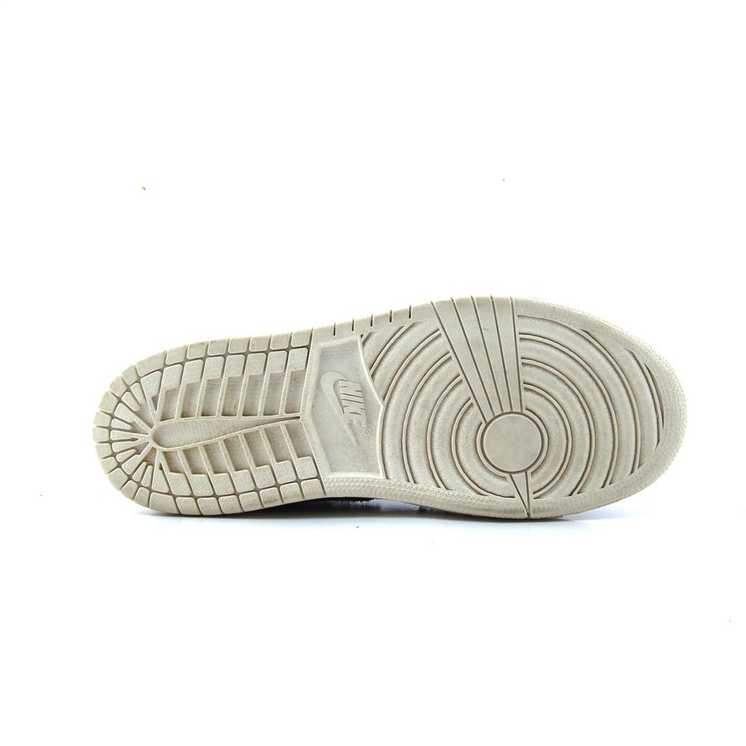 NIKE JORDAN 1 MID