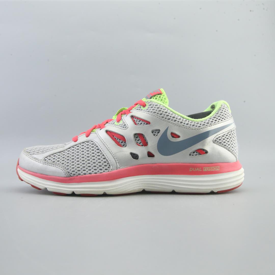 NIKE DUAL FUSION LITE