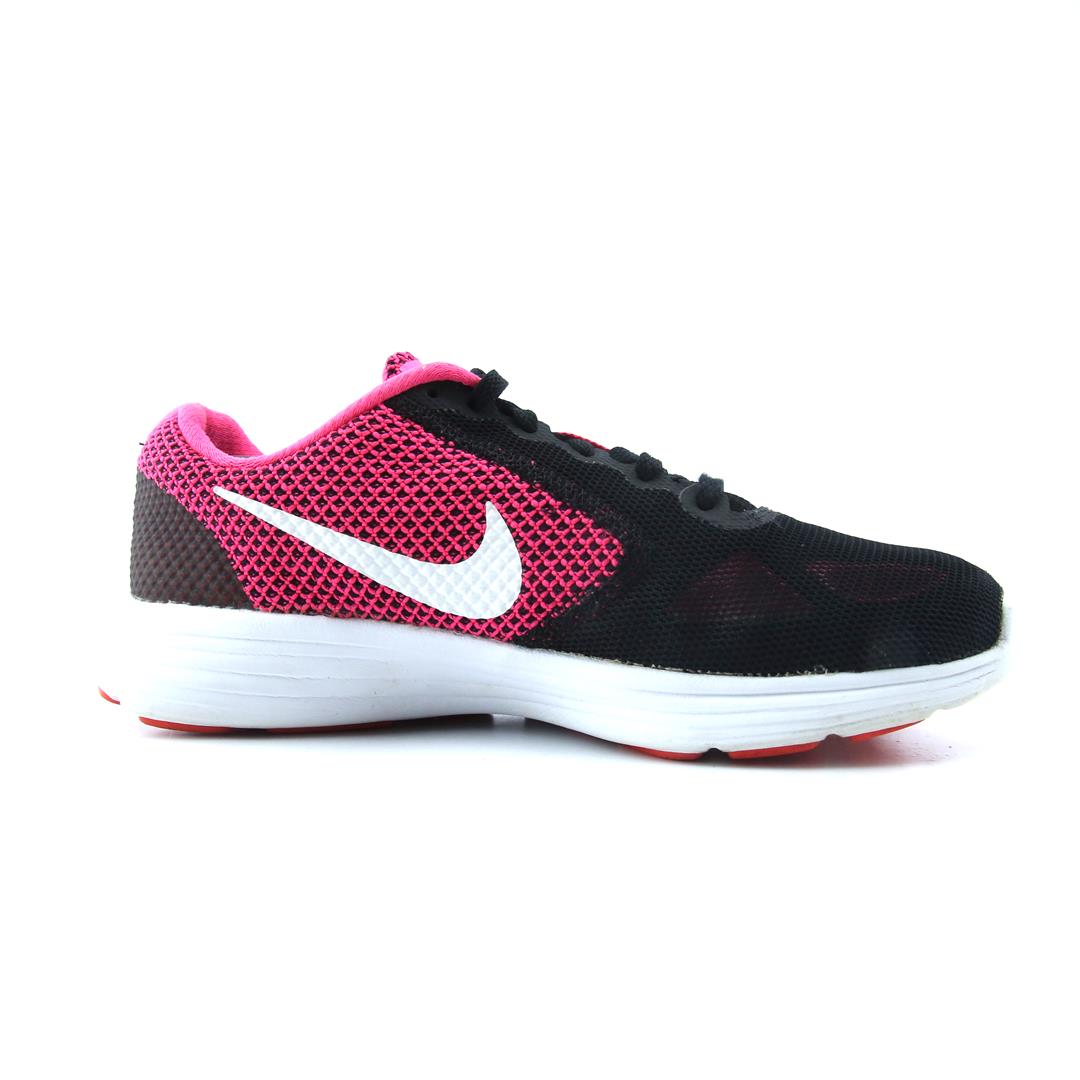 NIKE REVOLUTION 3