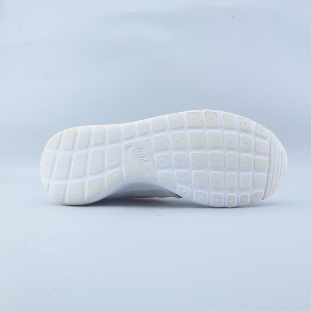 NIKE ROSHE ONE