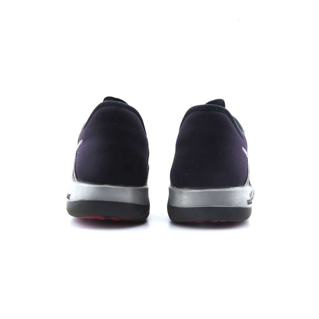NIKE FREE TR 6