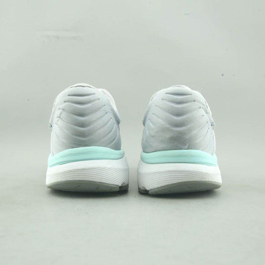 NEW BALANCE 860 V10