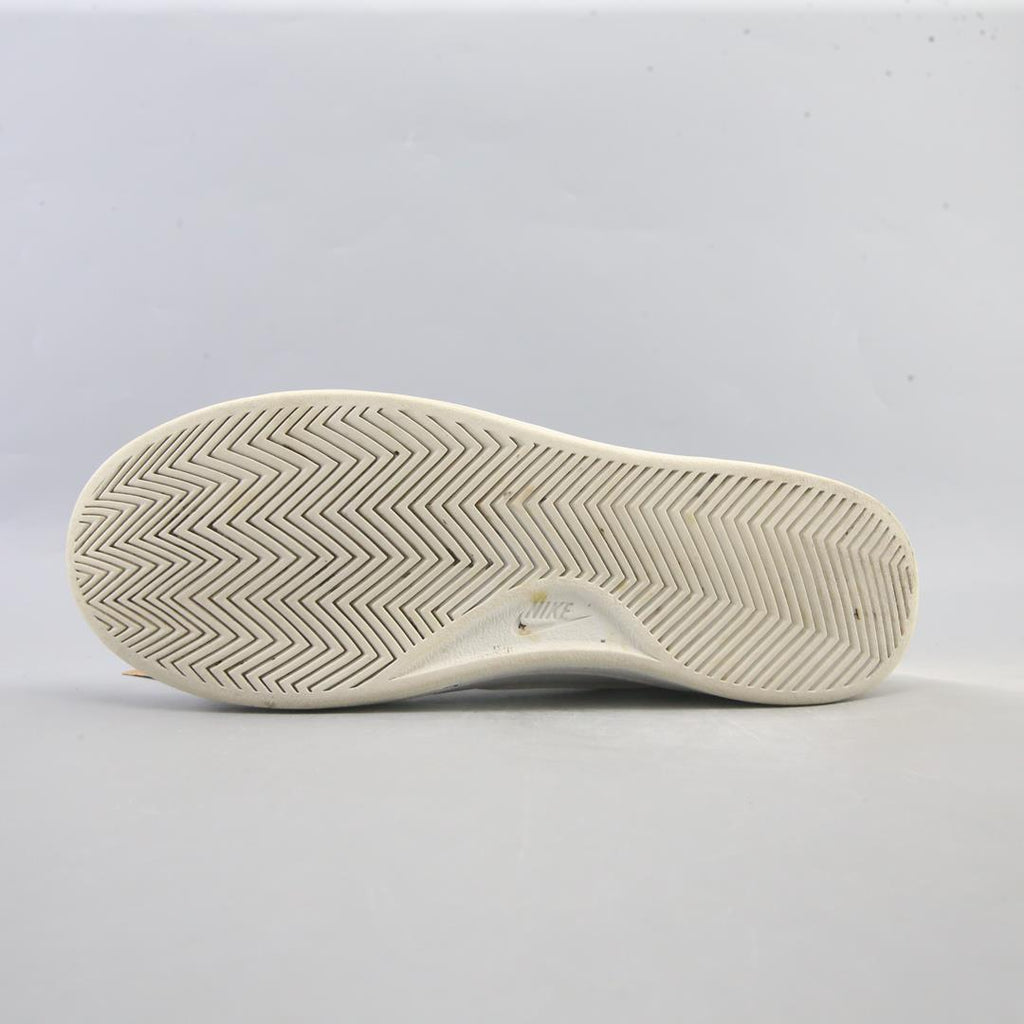 NIKE COURT ROYALE 2 LOW