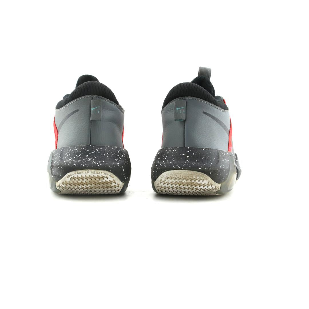 NIKE AIR ZOOM CROSSOVER