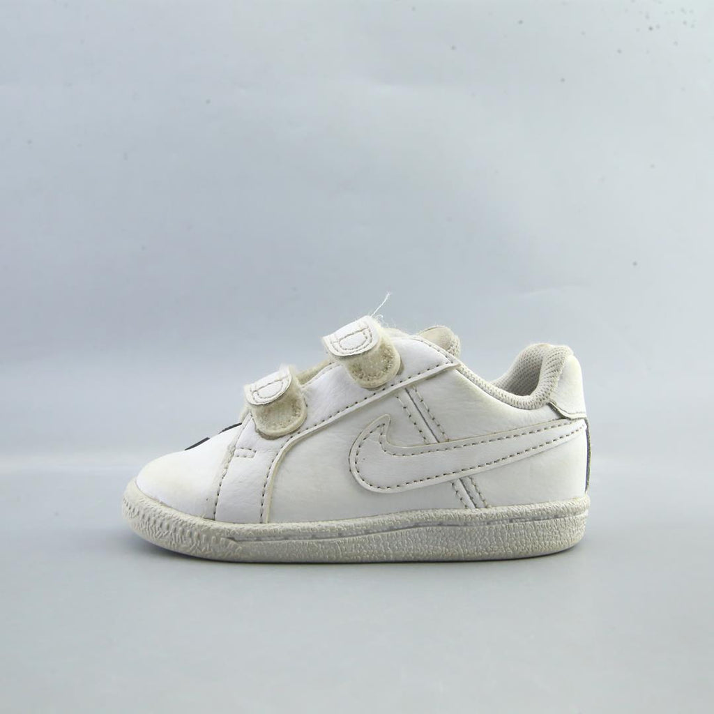 NIKE COURT ROYALE