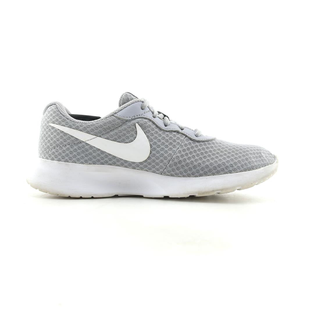 NIKE TANJUN