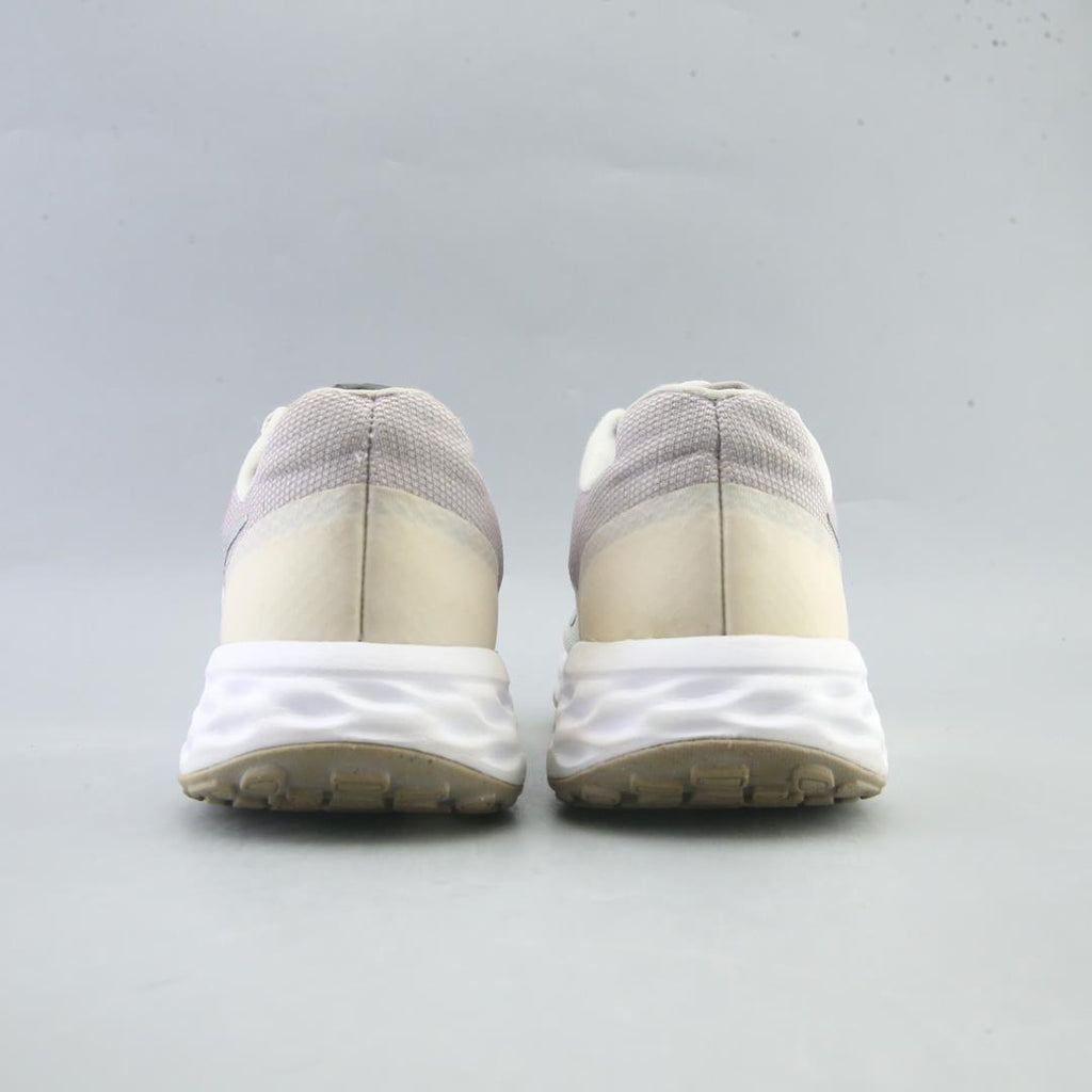 NIKE REVOLUTION 6