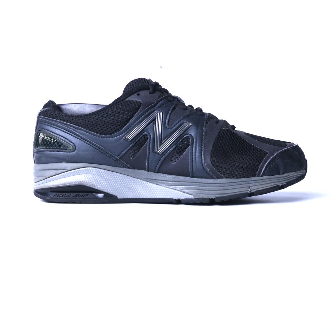 NEW BALANCE 1540V2