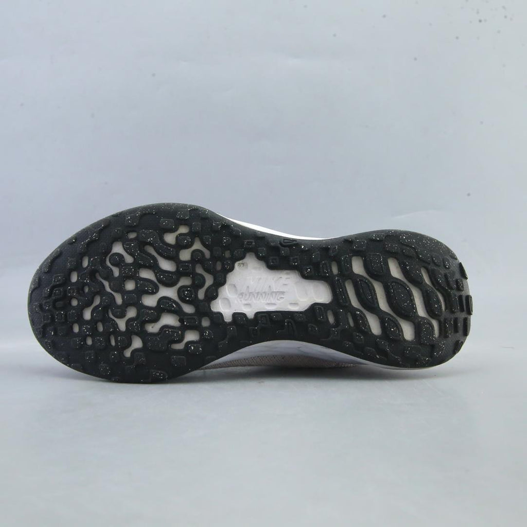 NIKE REVOLUTION 6