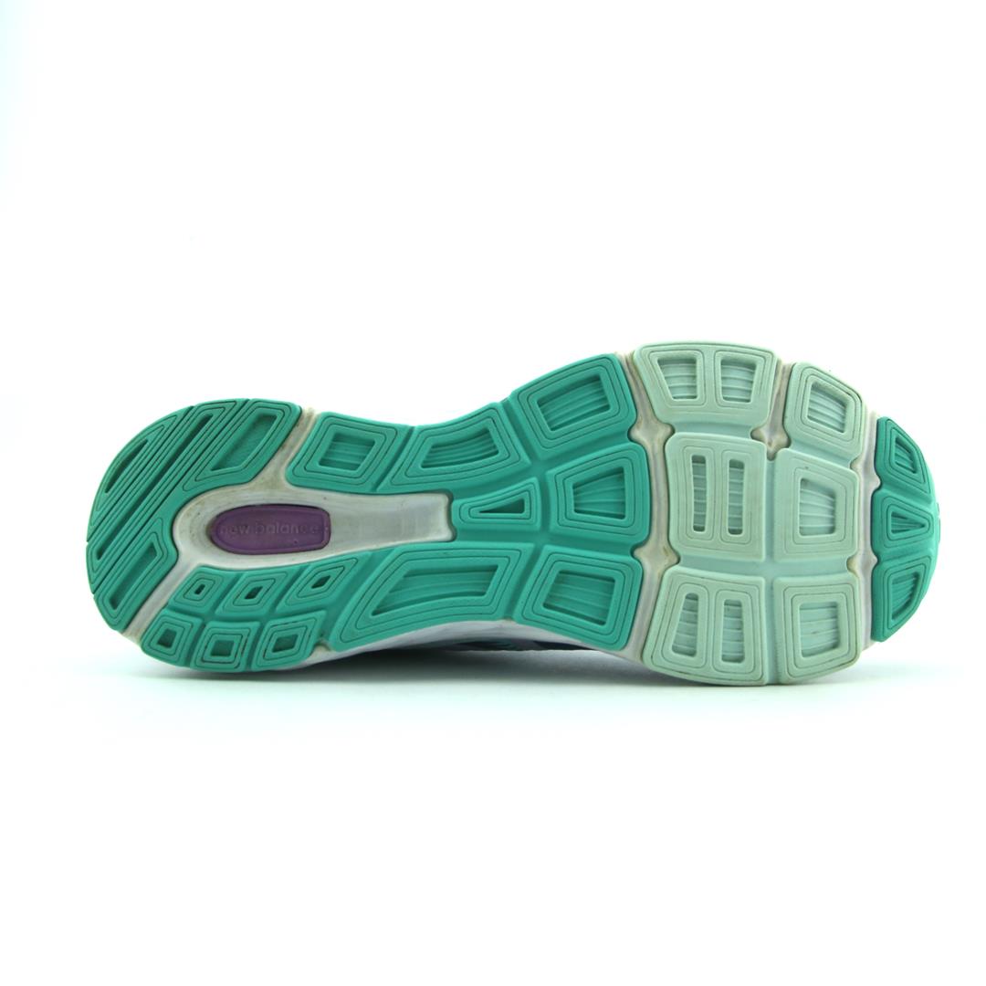 NEW BALANCE 680 V6