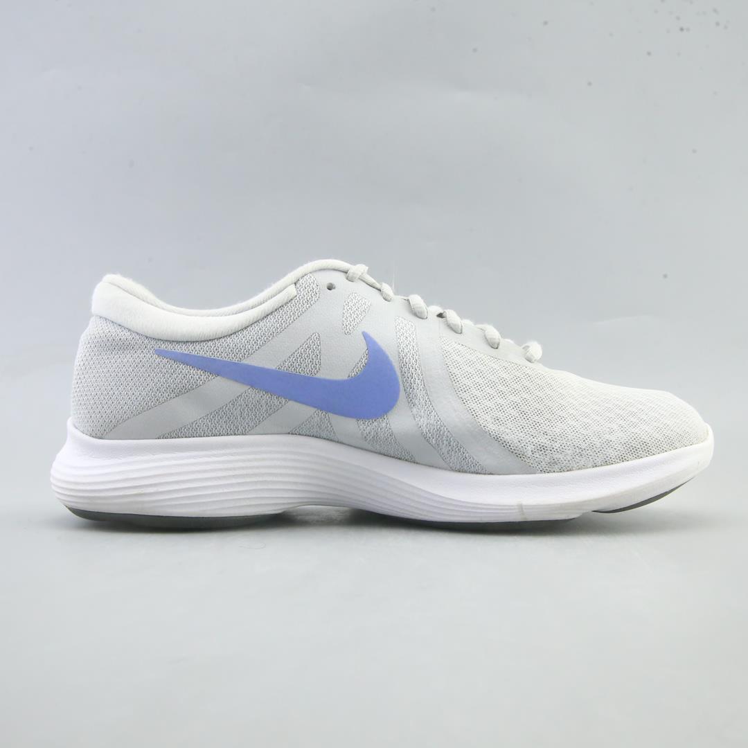 NIKE REVOLUTION 4