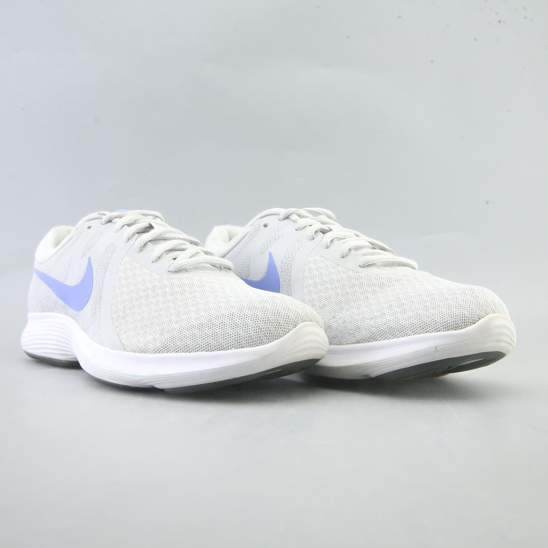 NIKE REVOLUTION 4