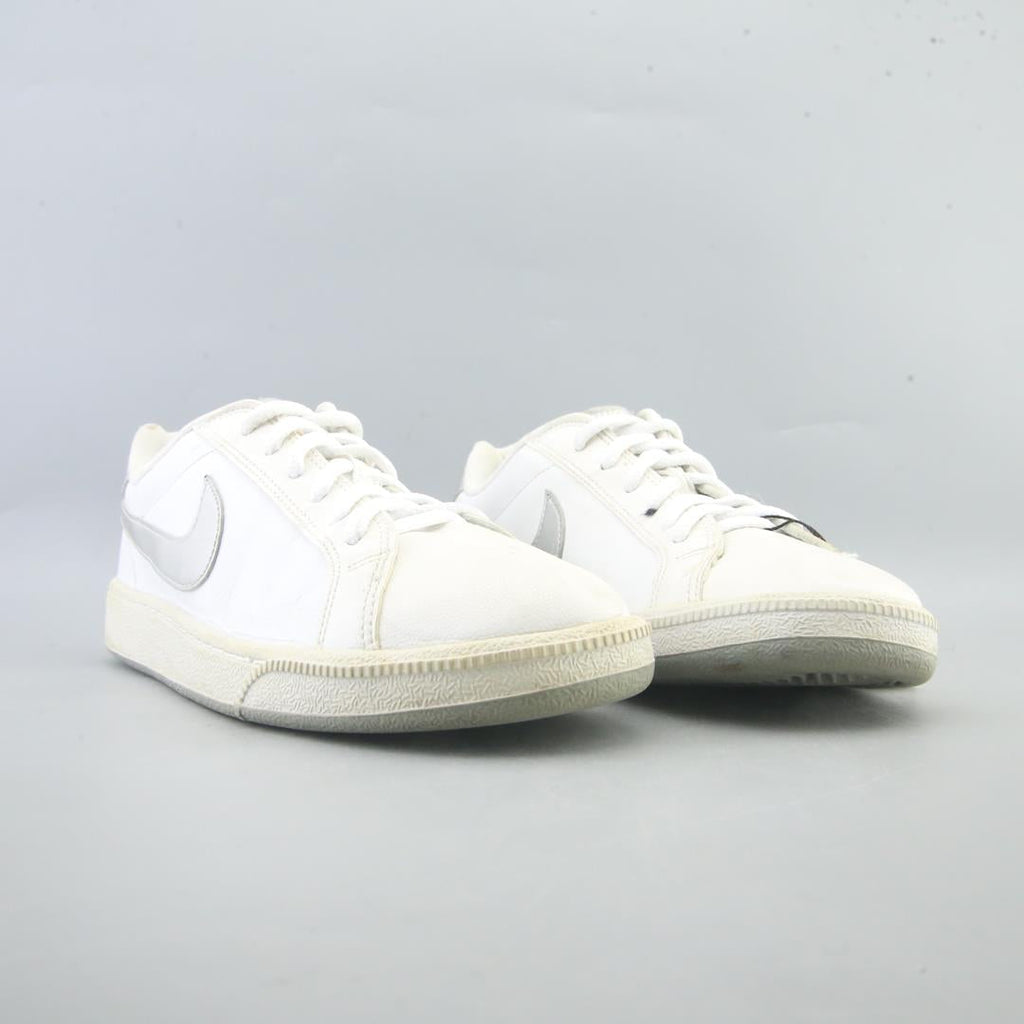 NIKE  COURT MAJESTIC