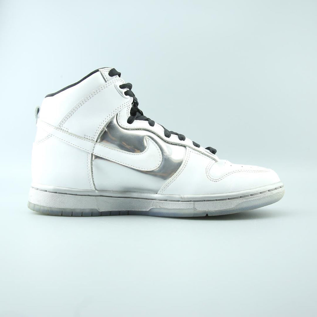 NIKE DUNK HIGH SE