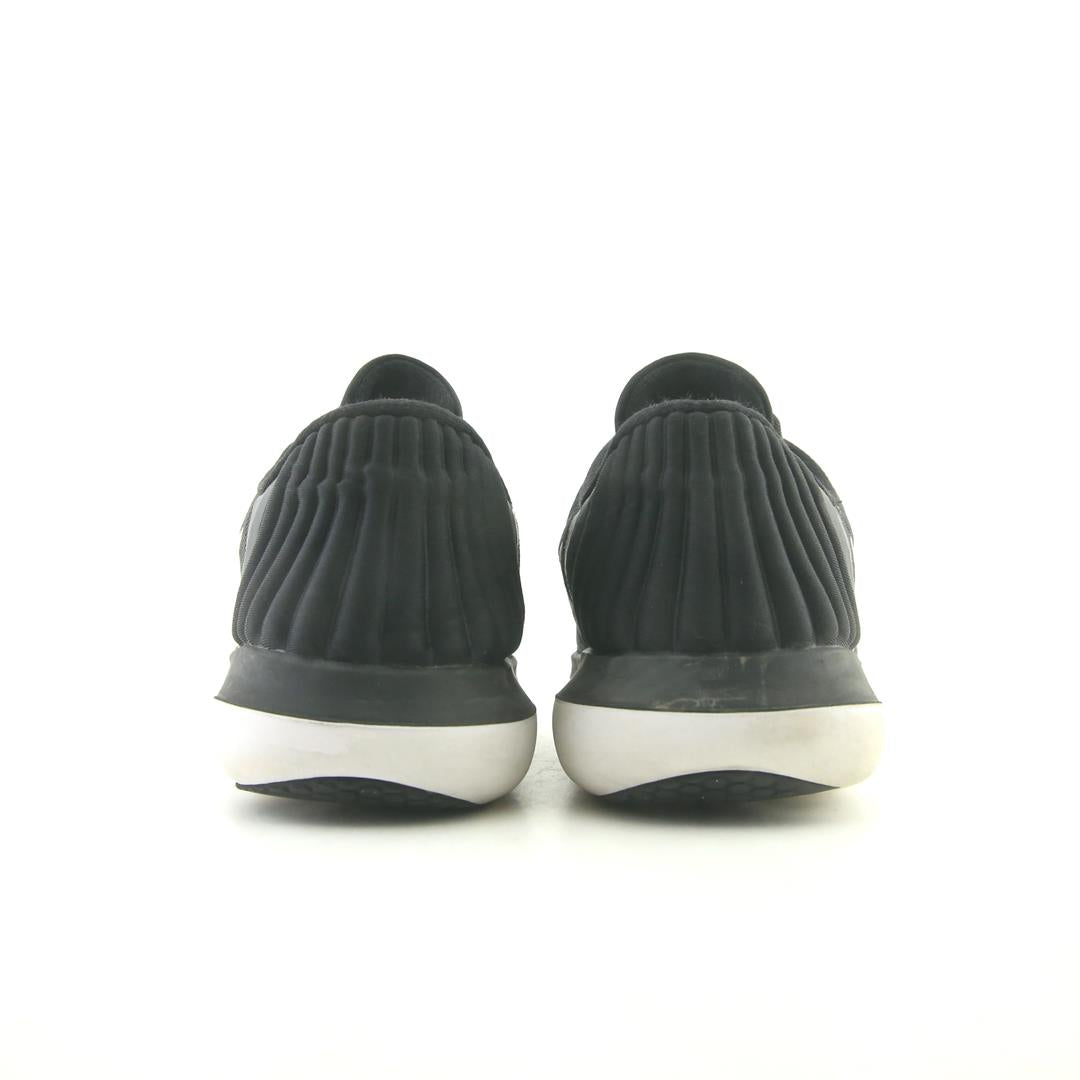 NIKE FLEX SUPREME TR 5
