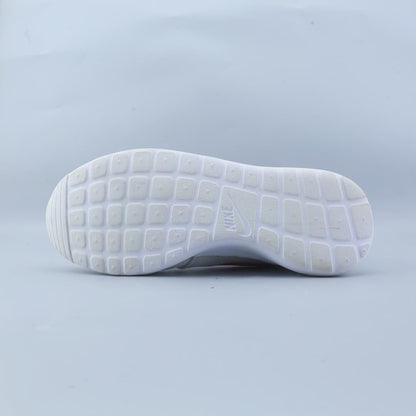 NIKE ROSHE ONE