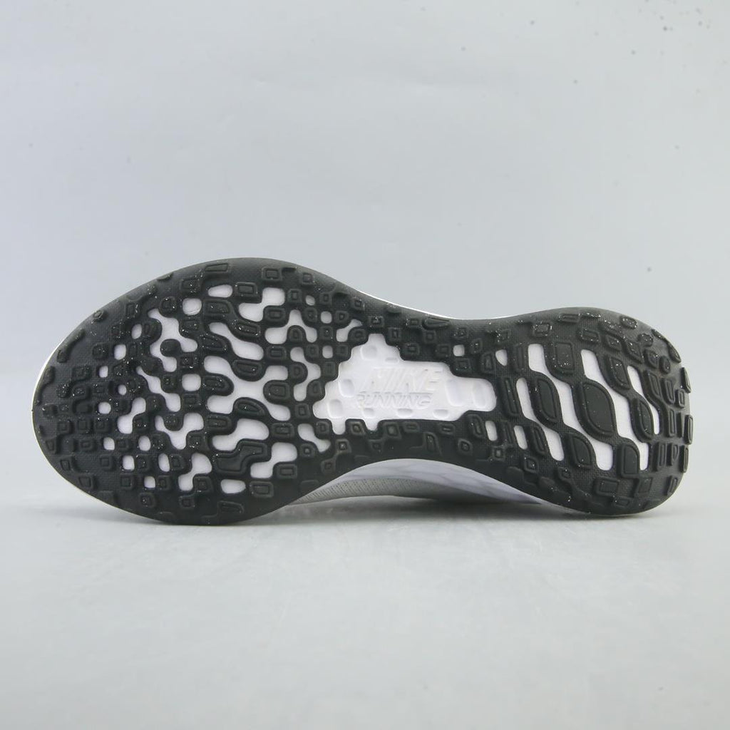 NIKE REVOLUTION 6