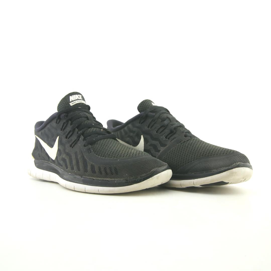 NIKE FREE 5. 0
