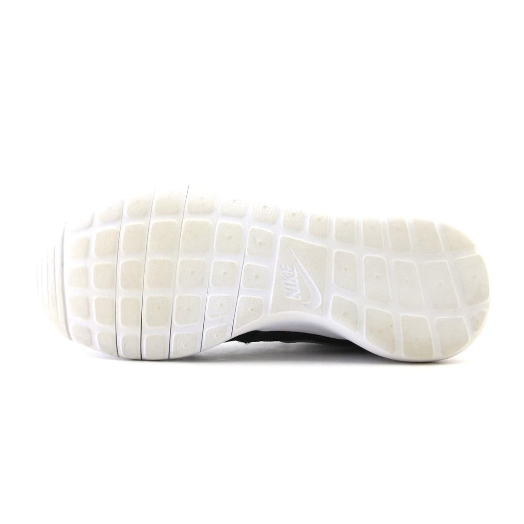 NIKE ROSHE ONE