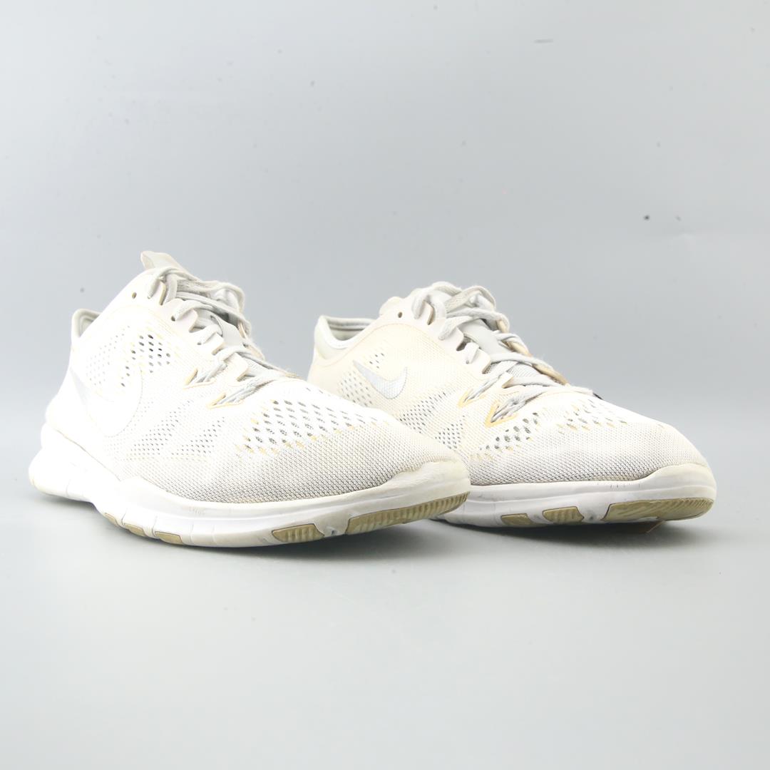 NIKE  FREE  TR FIT 5