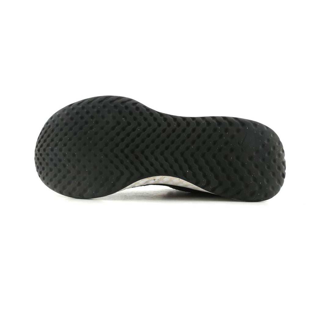 NIKE REVOLUTION 5