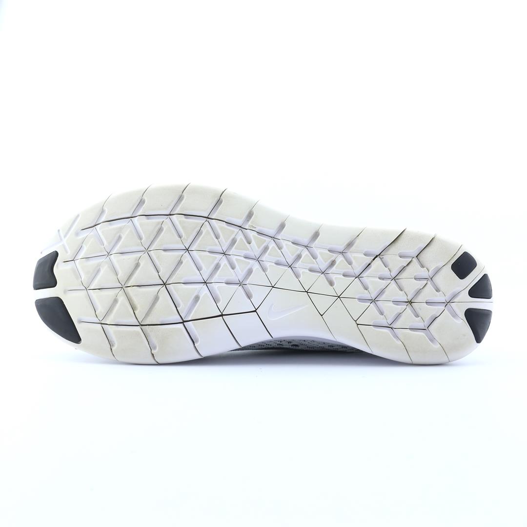 NIKE FREE RN