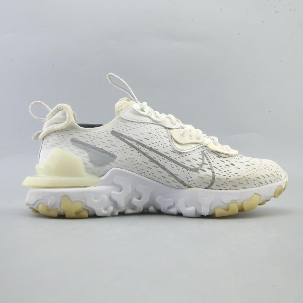 NIKE REACT VISION