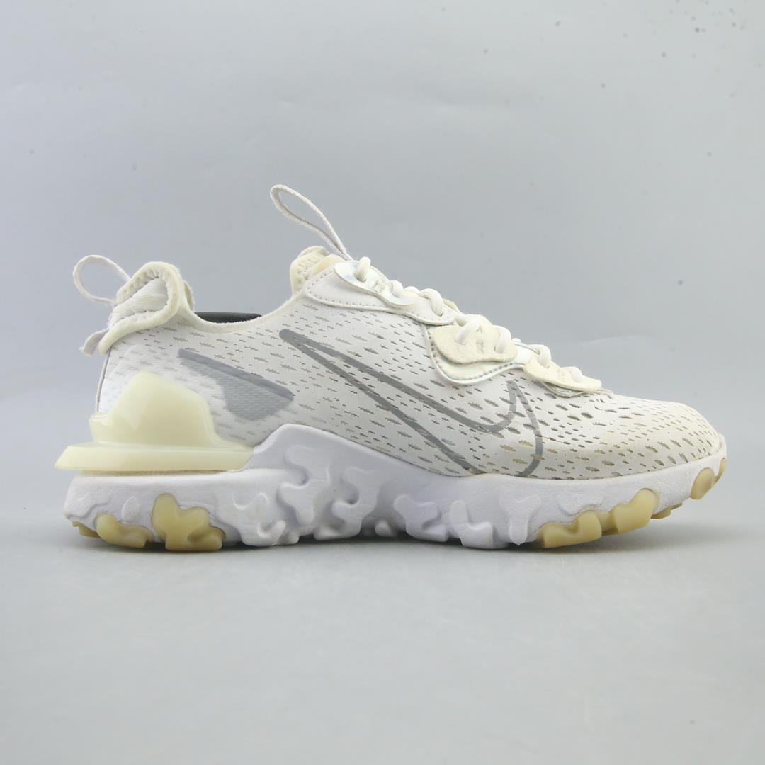 NIKE REACT VISION