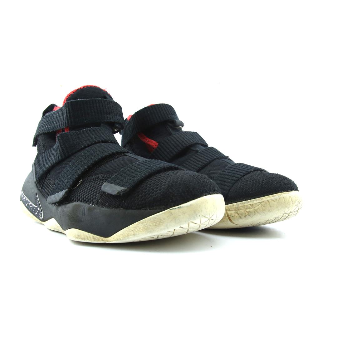 NIKE LEBRON ZOOM SOLDIER 11