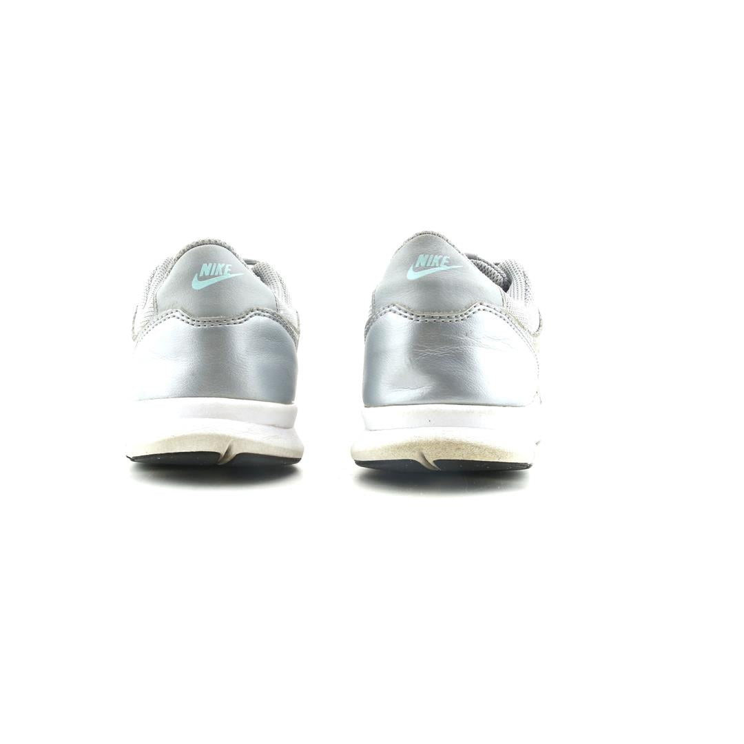 NIKE  ORIVE